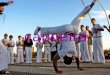 Capoeira. Raízes africanas A história da capoeira começa no século XVI, na época em que o Brasil era colônia de Portugal. A mão-de-obra escrava africana